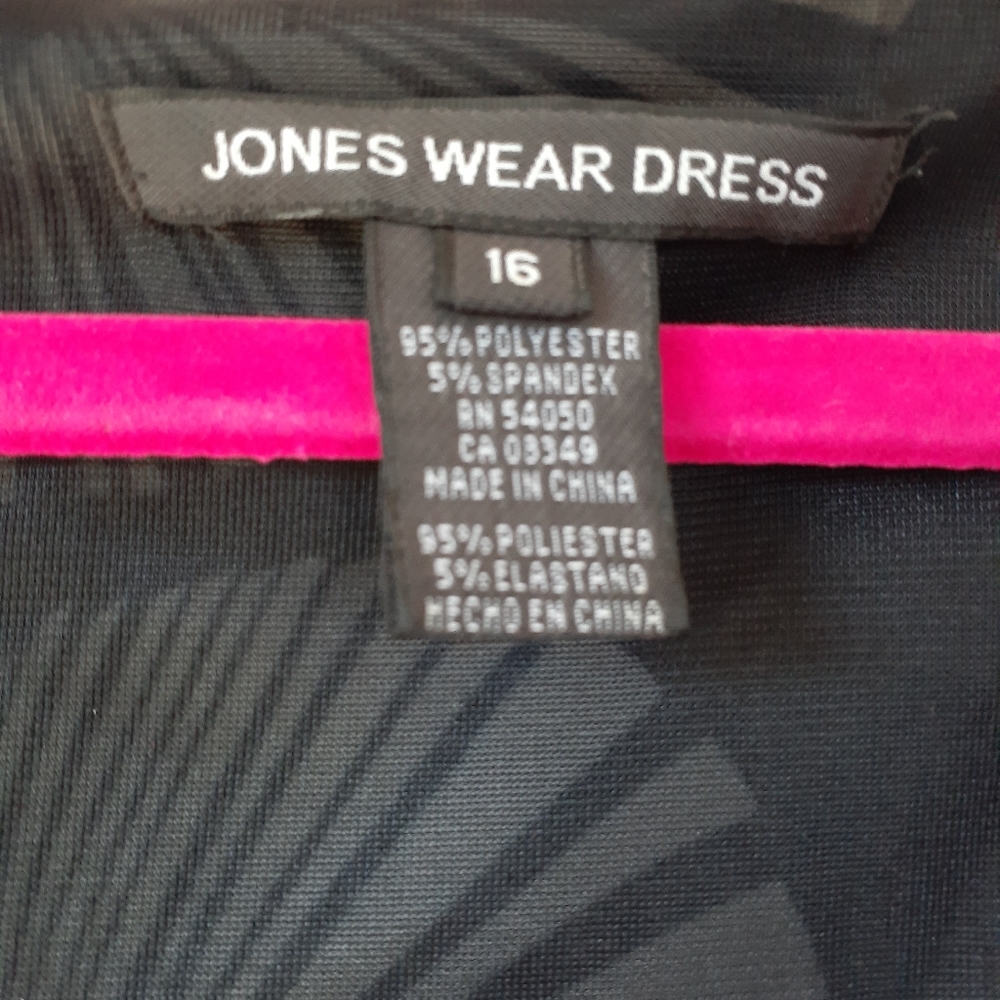 Dress - Picture 3 of 3